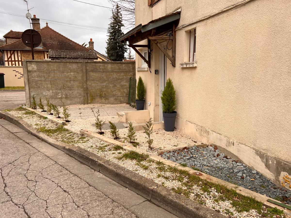 Апартаменты T2 Cosy / Quartier Calme / Magasins D'Usine A Proximite Saint-Julien-les-Villas Экстерьер фото